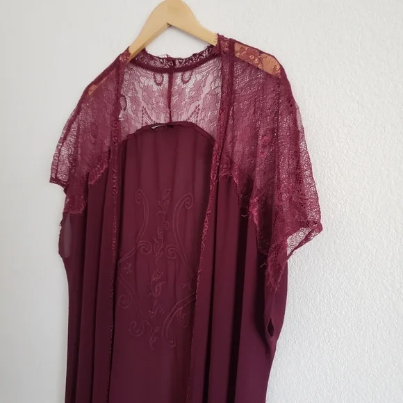 Smell the roses lace embroidered Duster - Picture 2 of 6